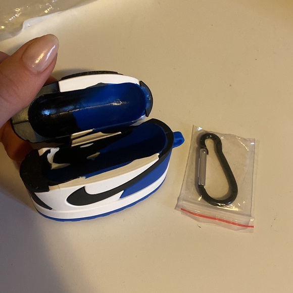 AirPod pro Jordan Case - Picture 2 of 2